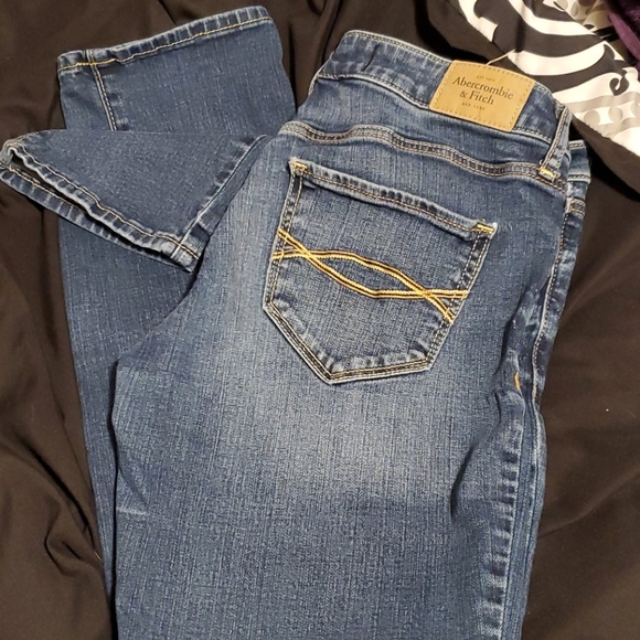 Hollister and Abercrombie jeans bundle - Picture 3 of 8